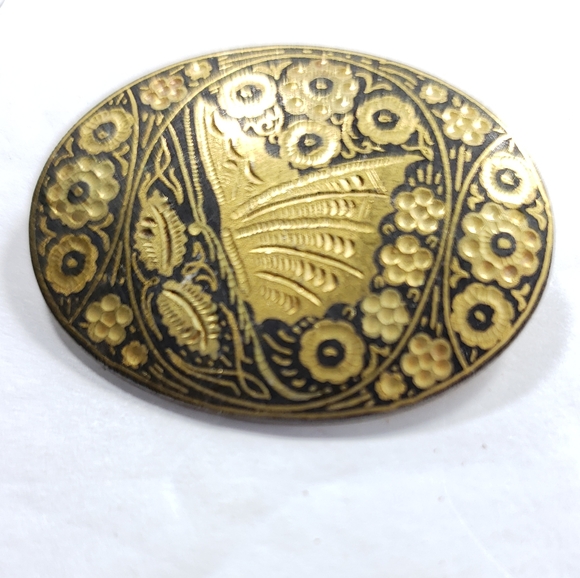 Jewelry - Lovely brooch